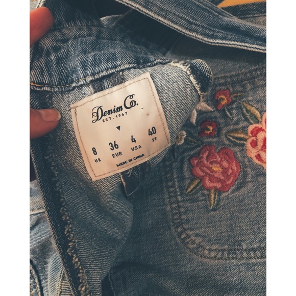 Denim Co. Floral Denim Overall Shorts - Picture 6 of 6